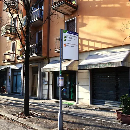 Colored Moon Konukevi