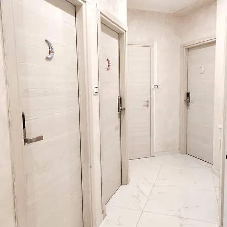 Colored Moon Konukevi