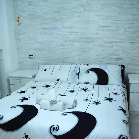 Colored Moon Guest house *