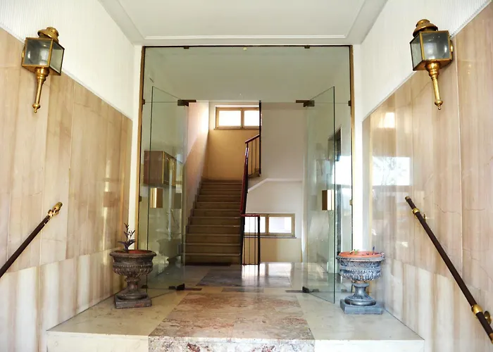 Colored Moon ורונה