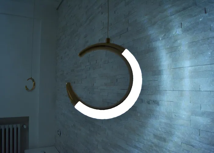 Colored Moon ורונה