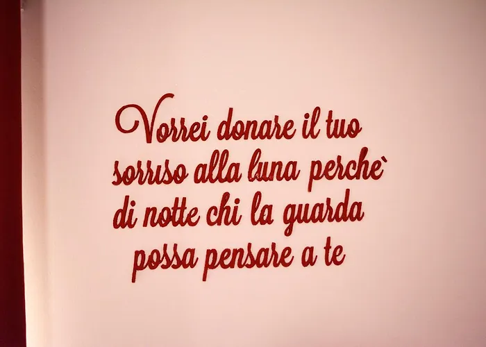 Colored Moon בית הארחה *