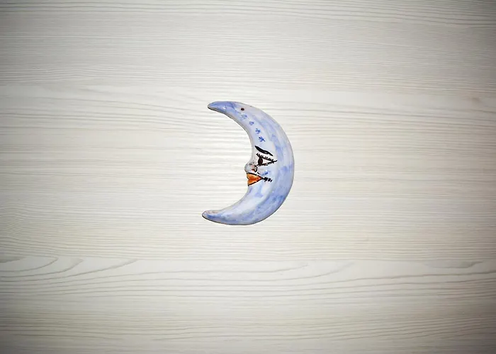 Colored Moon בית הארחה *