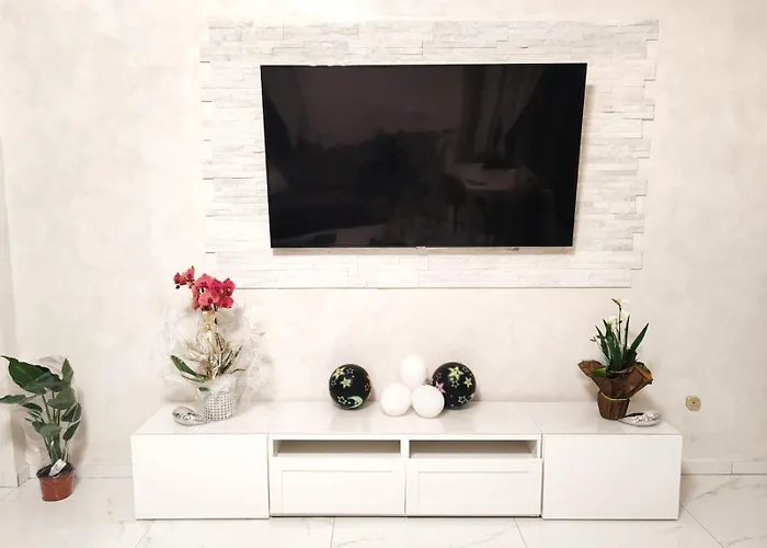 Colored Moon Gasthof Verona