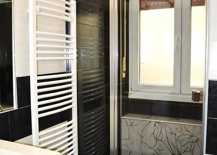 Gasthof Colored Moon *