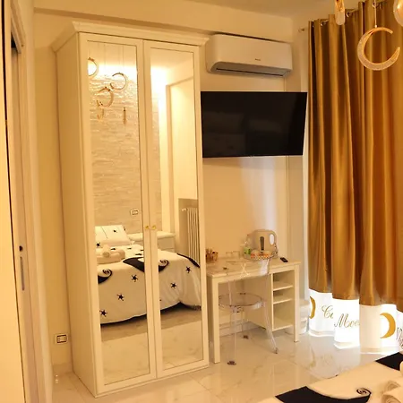 Colored Moon Gæstehus