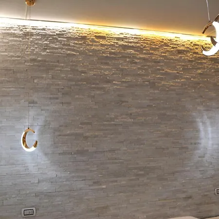 Colored Moon Gæstehus Verona